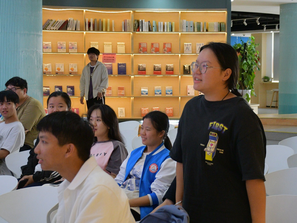 学生抢答猜古诗 学生抢答猜古诗