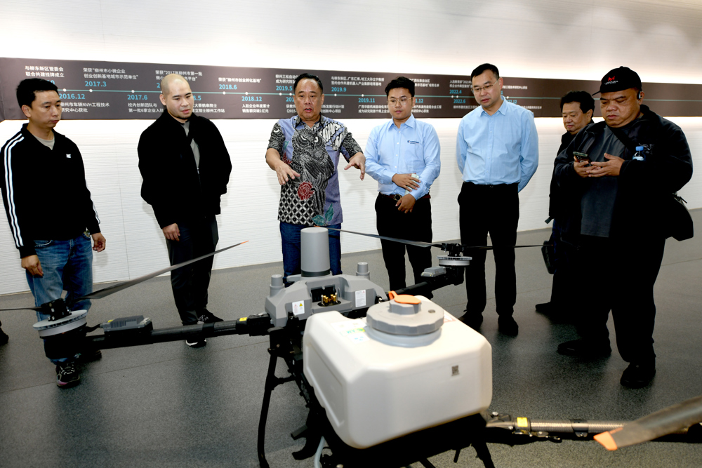 南苏门答腊副省长Cik Ujang参观实训基地 南苏门答腊副省长Cik Ujang参观实训基地