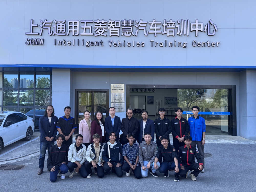 Beny司长与印尼留学生会面 Beny司长与印尼留学生会面