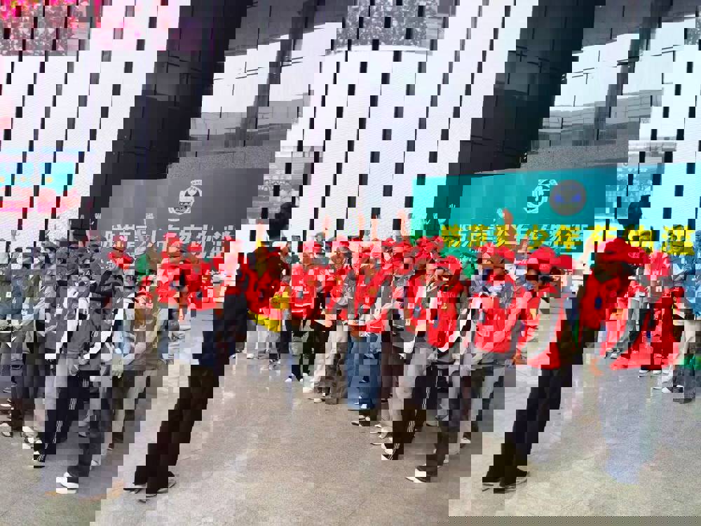 志愿者们积极参与禁毒知识问答 志愿者们积极参与禁毒知识问答