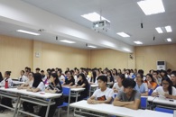 柳职院华育中航学院开展新生专业入门教育