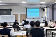 艺术学院开展“资助相伴同成长，强国路上共逐光”主题班会