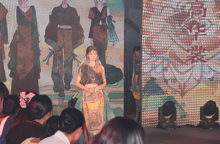 设计作品《莫高华裳》 设计作品《莫高华裳》